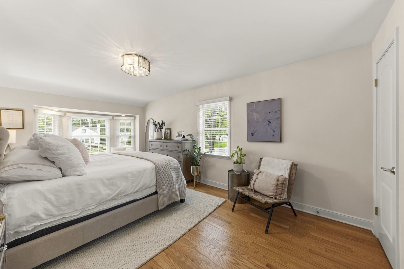 260 Chesterfield Avenue, Glen Ellyn, IL 60137