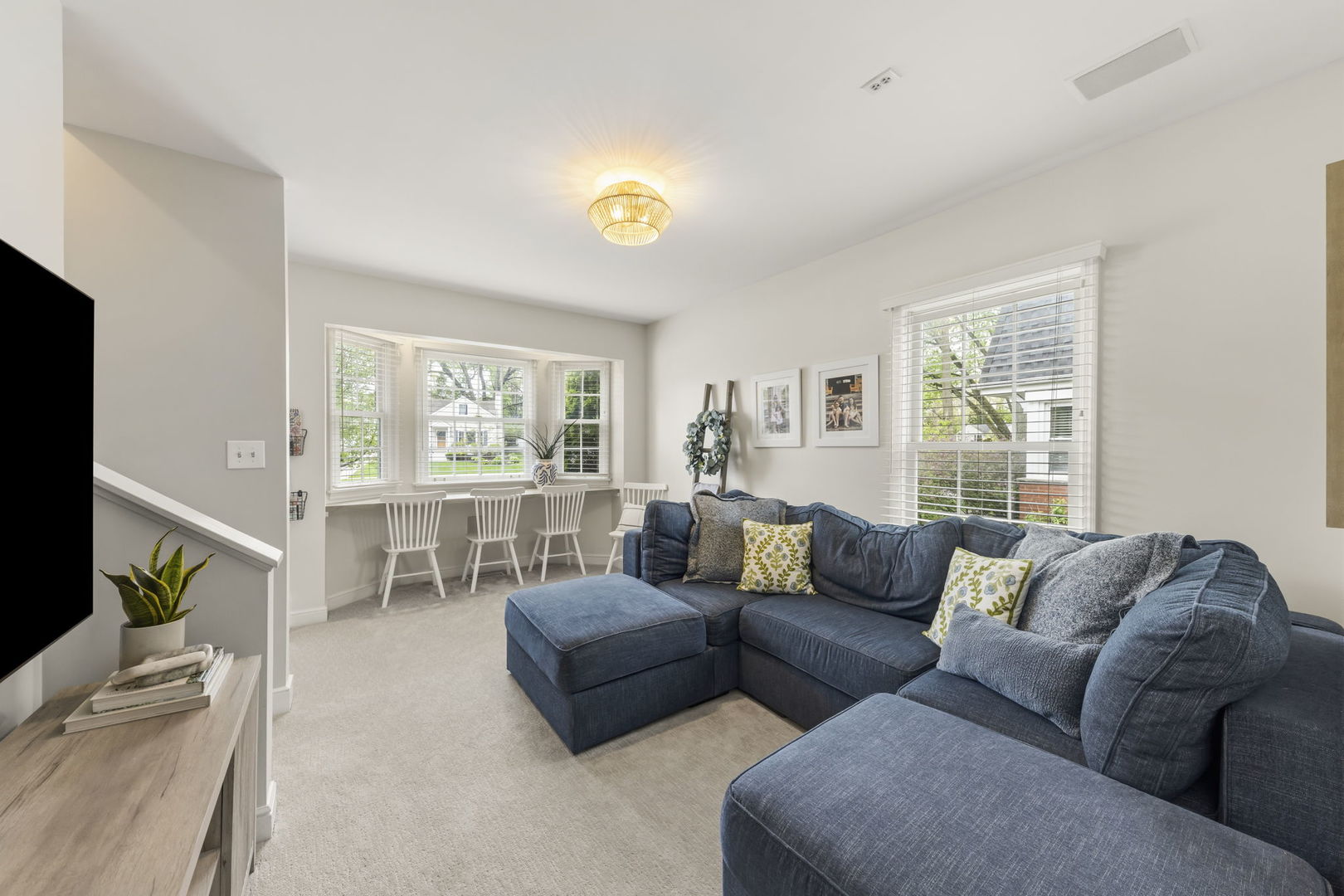 260 Chesterfield Avenue, Glen Ellyn, IL 60137