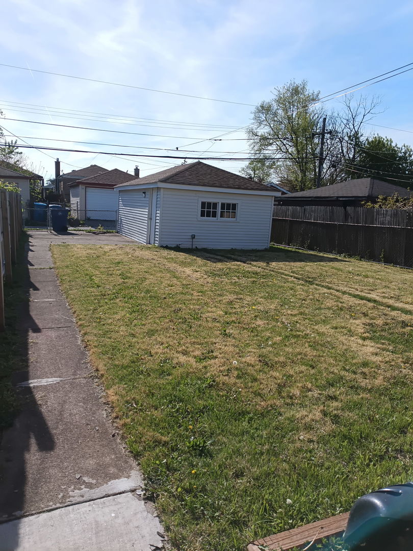 12610 S Laflin Street, Calumet Park, IL 60827