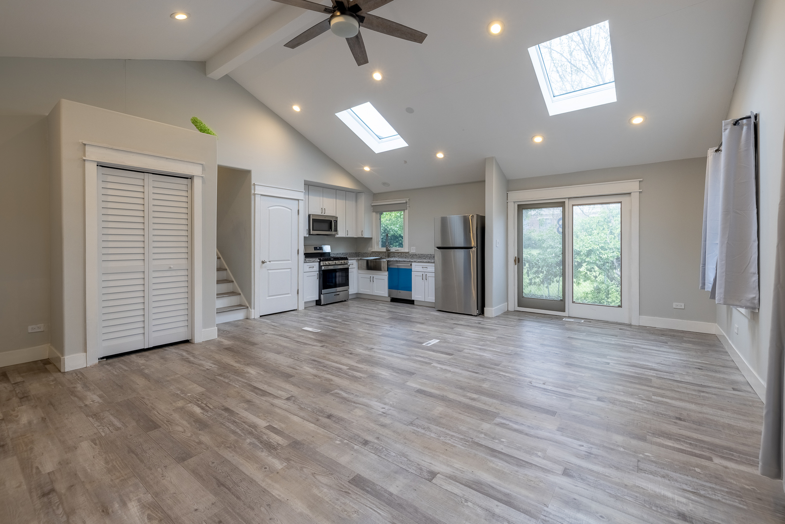 3922 N Cass Avenue, Westmont, IL 60559