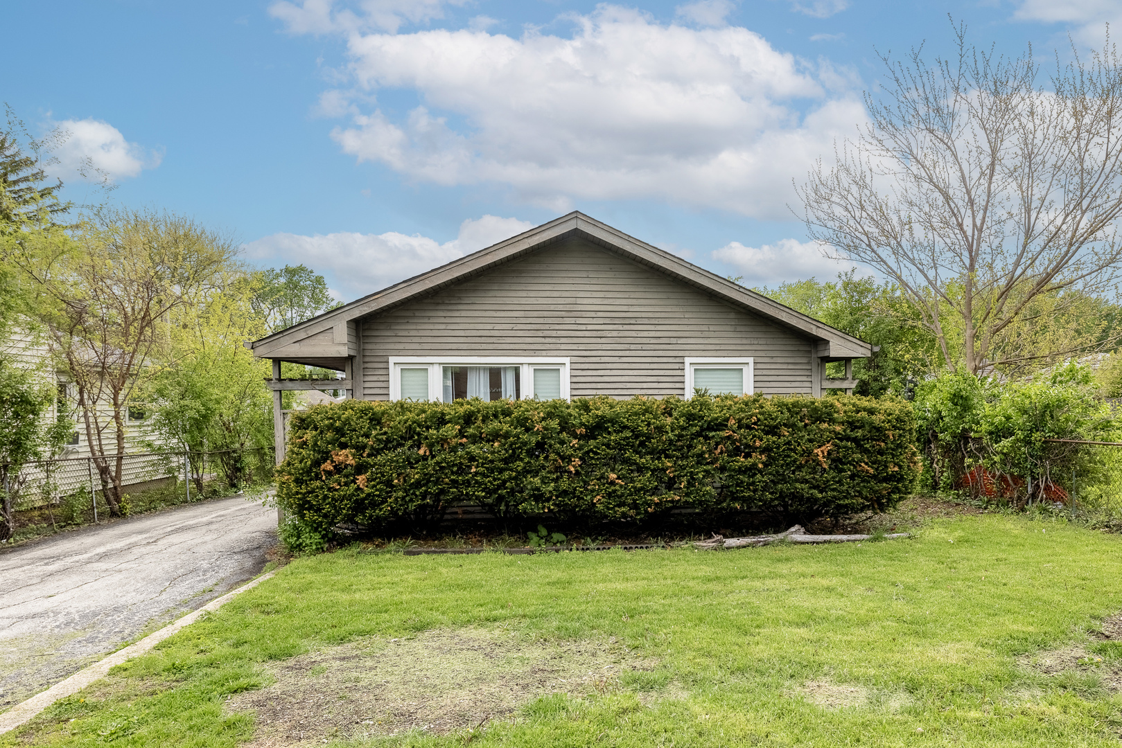 3922 N Cass Avenue, Westmont, IL 60559