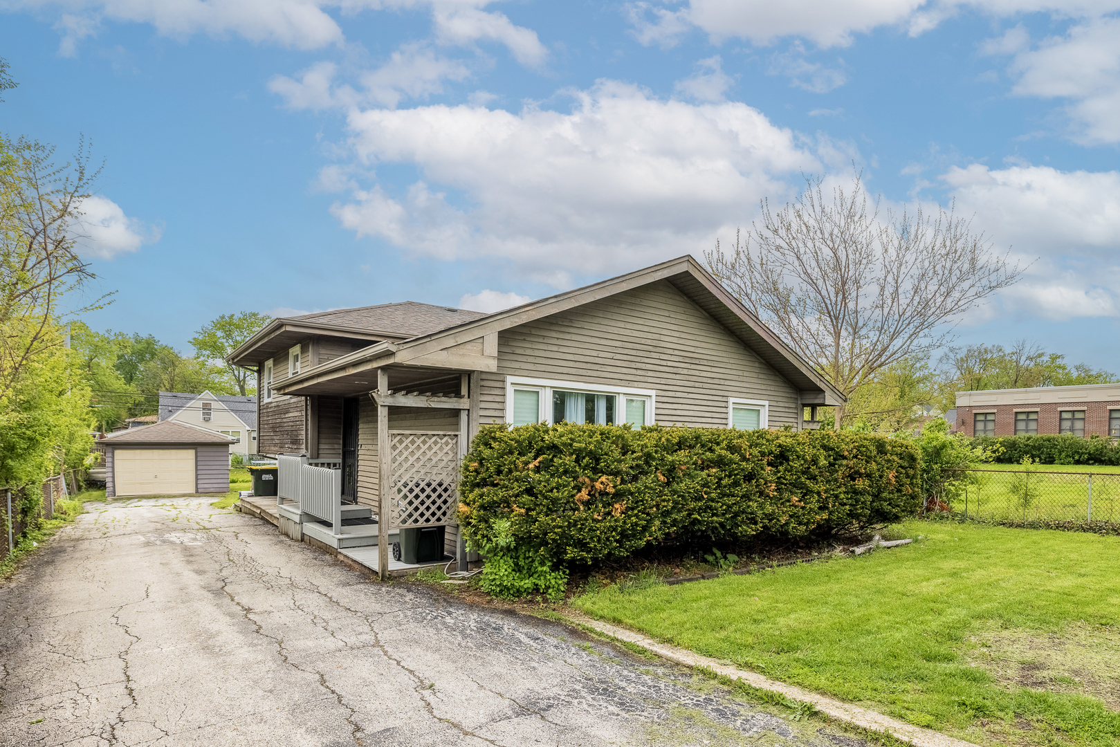 3922 N Cass Avenue, Westmont, IL 60559
