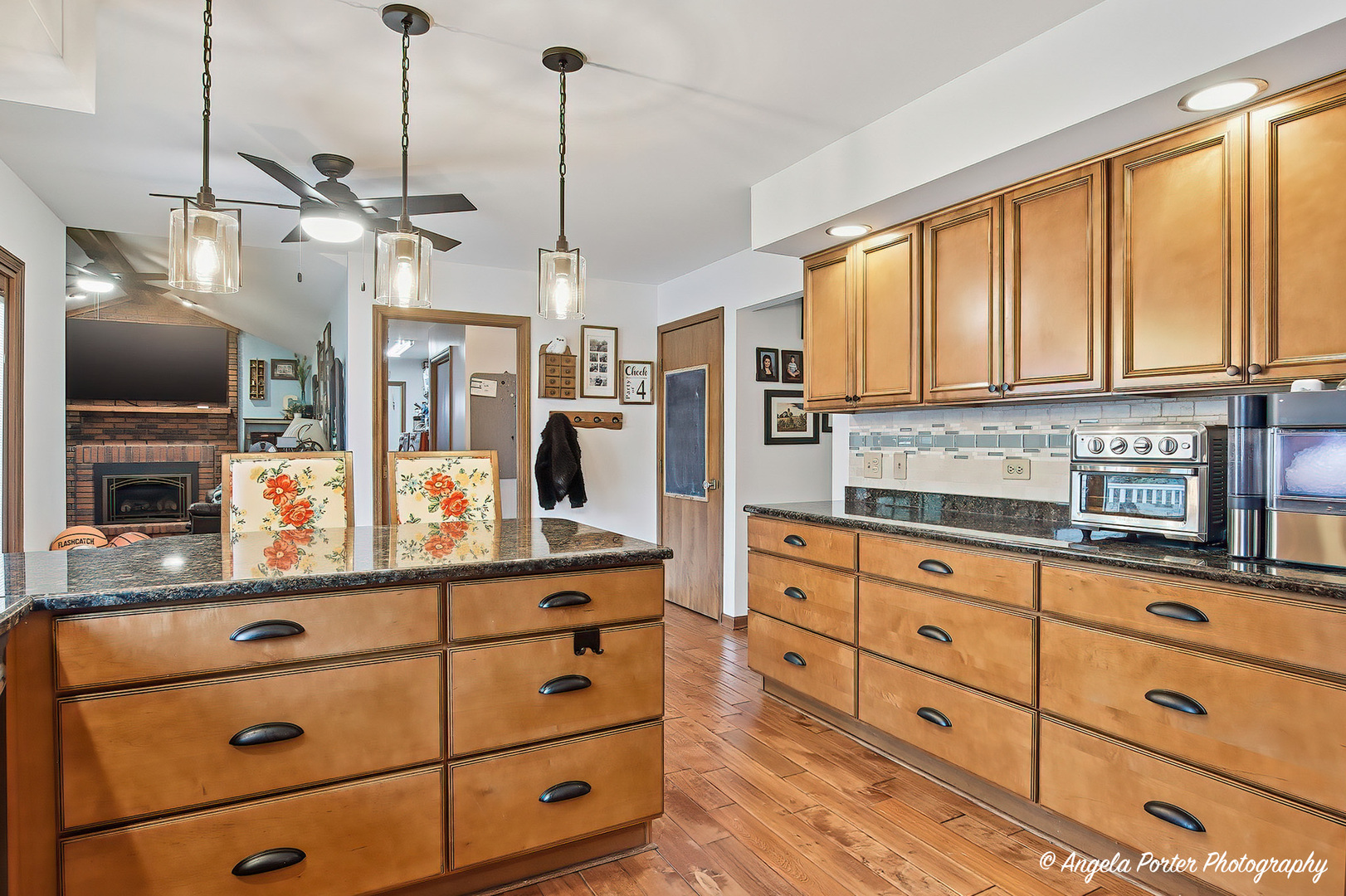 664 LONGVIEW Drive, Antioch, IL 60002