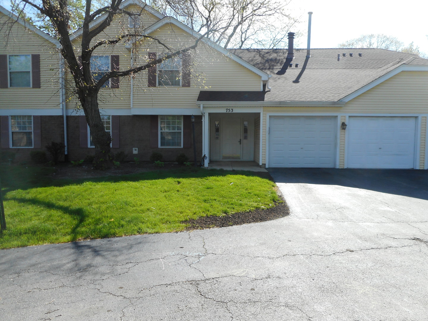 753 Candleridge Court #C2, Bartlett, IL 60103