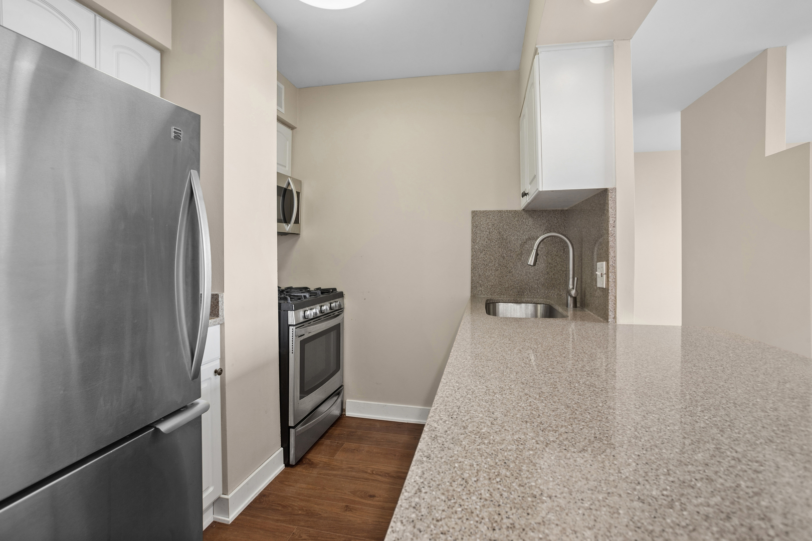 20 N Tower Road #9C, Oak Brook, IL 60523
