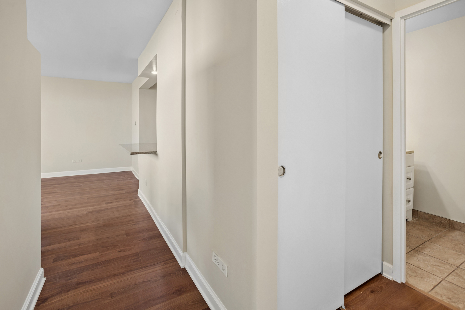 20 N Tower Road #9C, Oak Brook, IL 60523