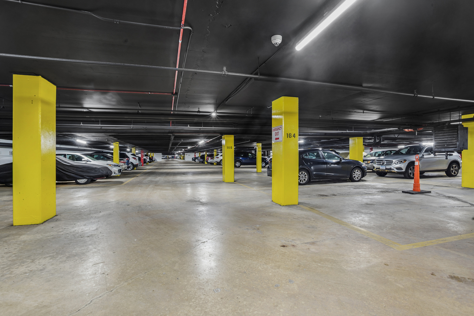 20 N Tower Road #9C, Oak Brook, IL 60523