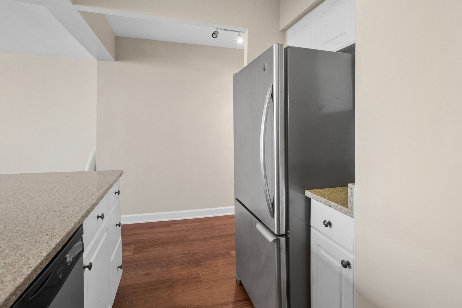 20 N Tower Road #9C, Oak Brook, IL 60523