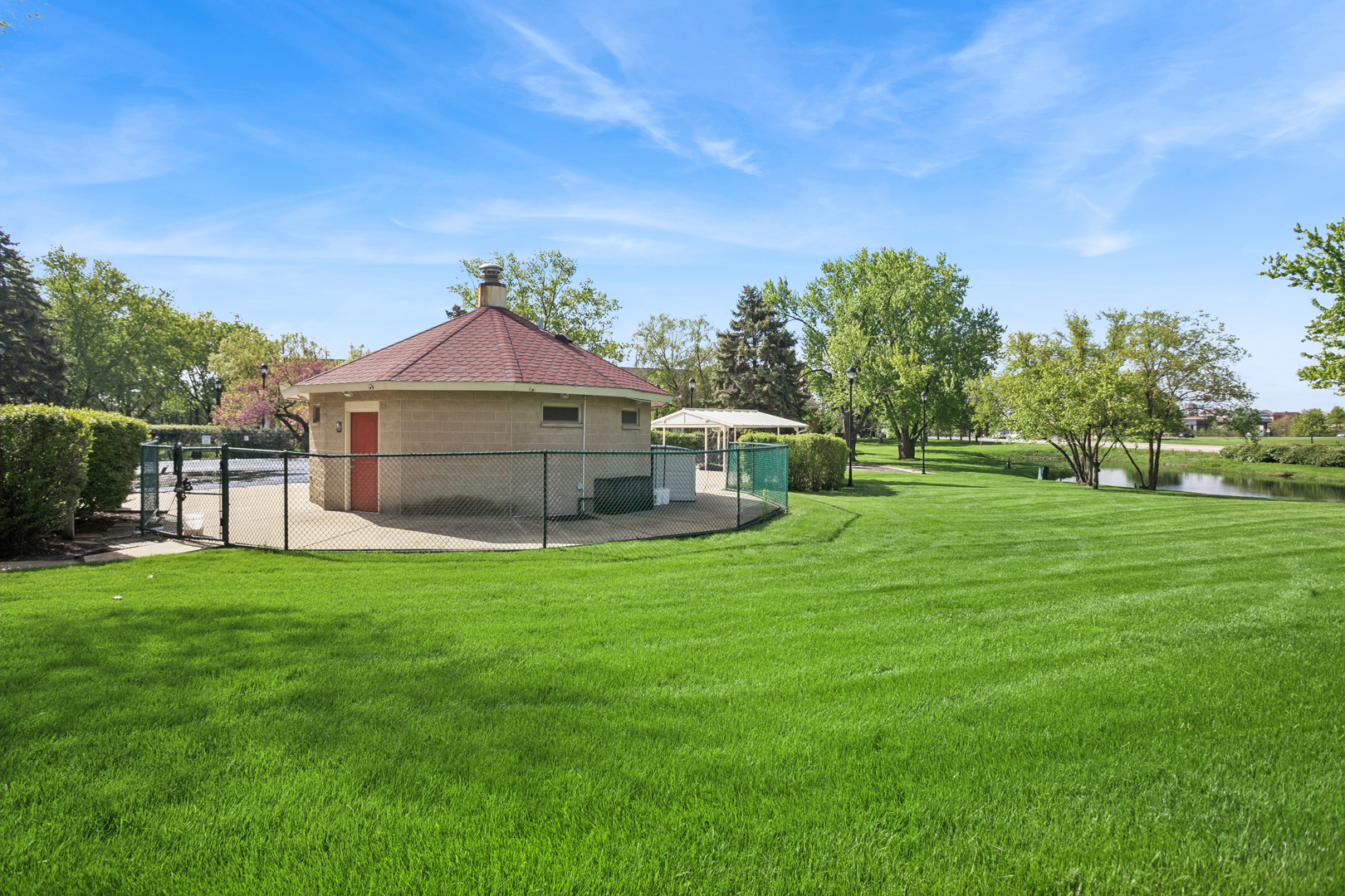 20 N Tower Road #9C, Oak Brook, IL 60523