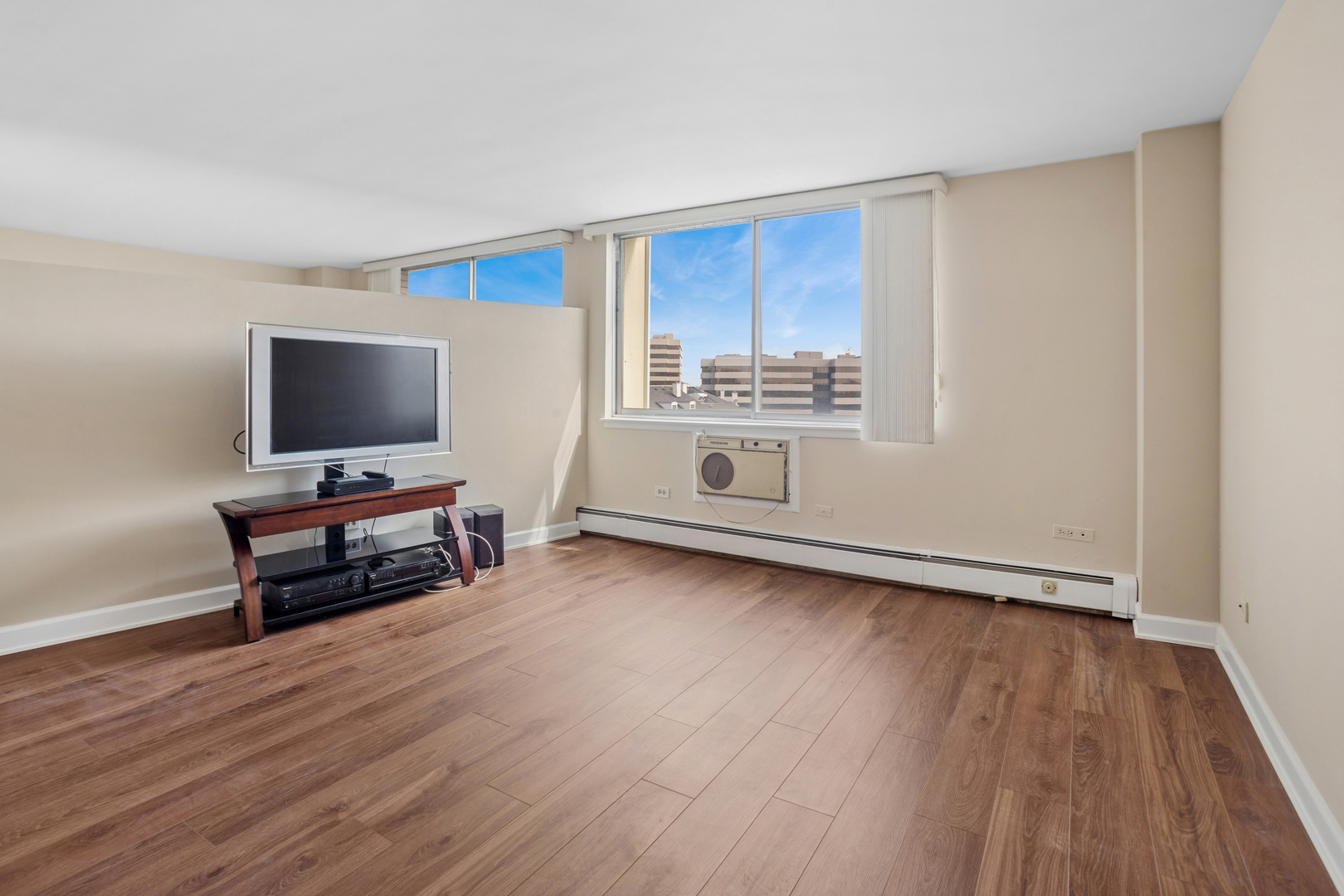 20 N Tower Road #9C, Oak Brook, IL 60523