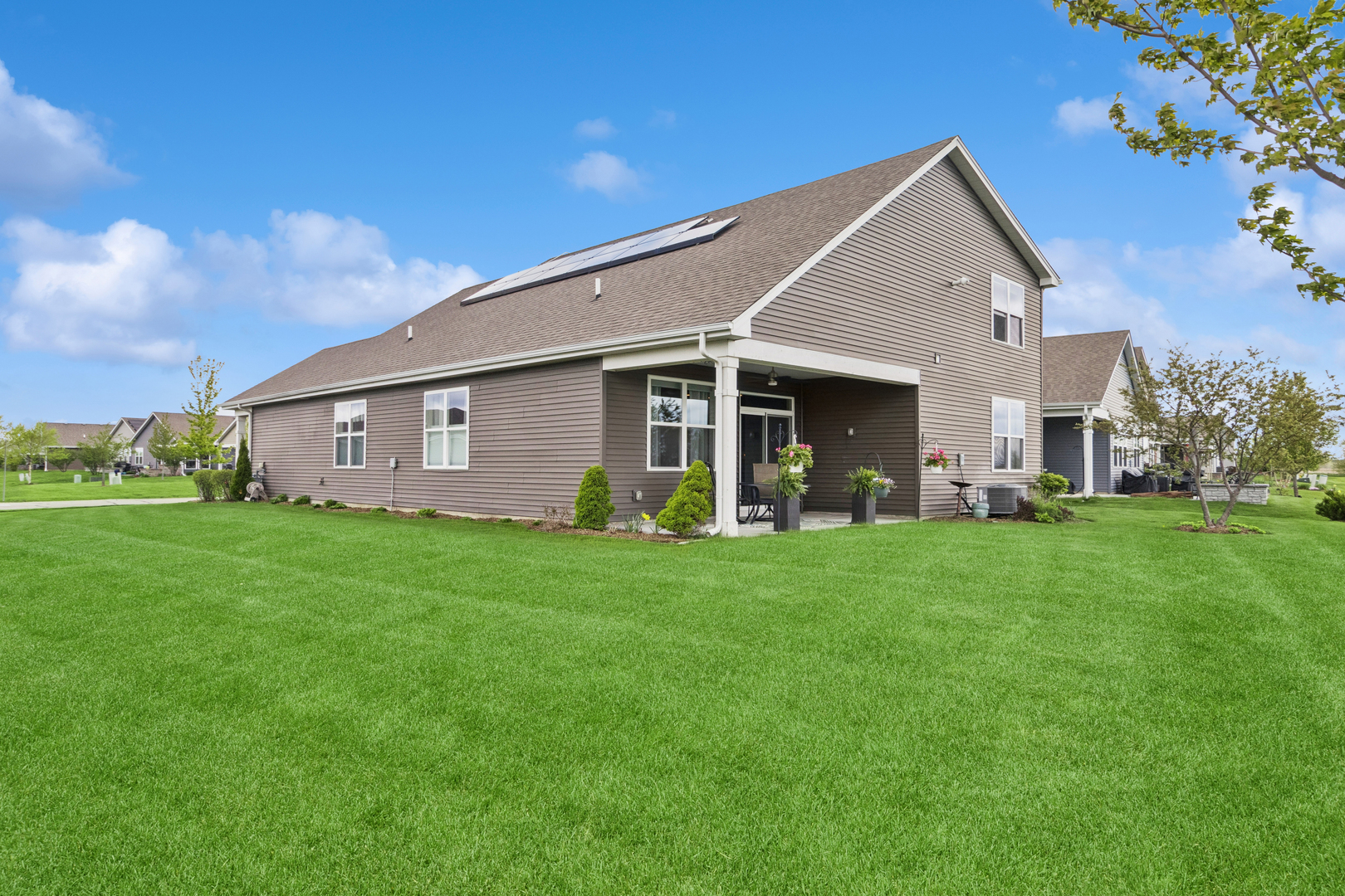 849 Americana Avenue, Pingree Grove, IL 60140