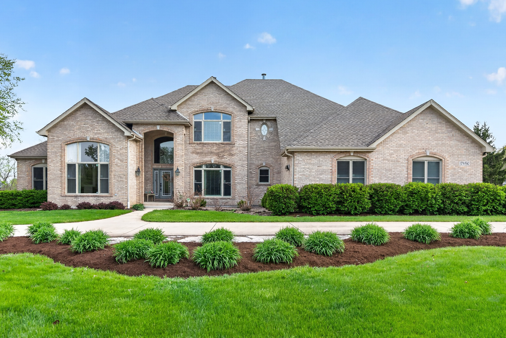 37W530 Grey Barn Road, St. Charles, IL 60175