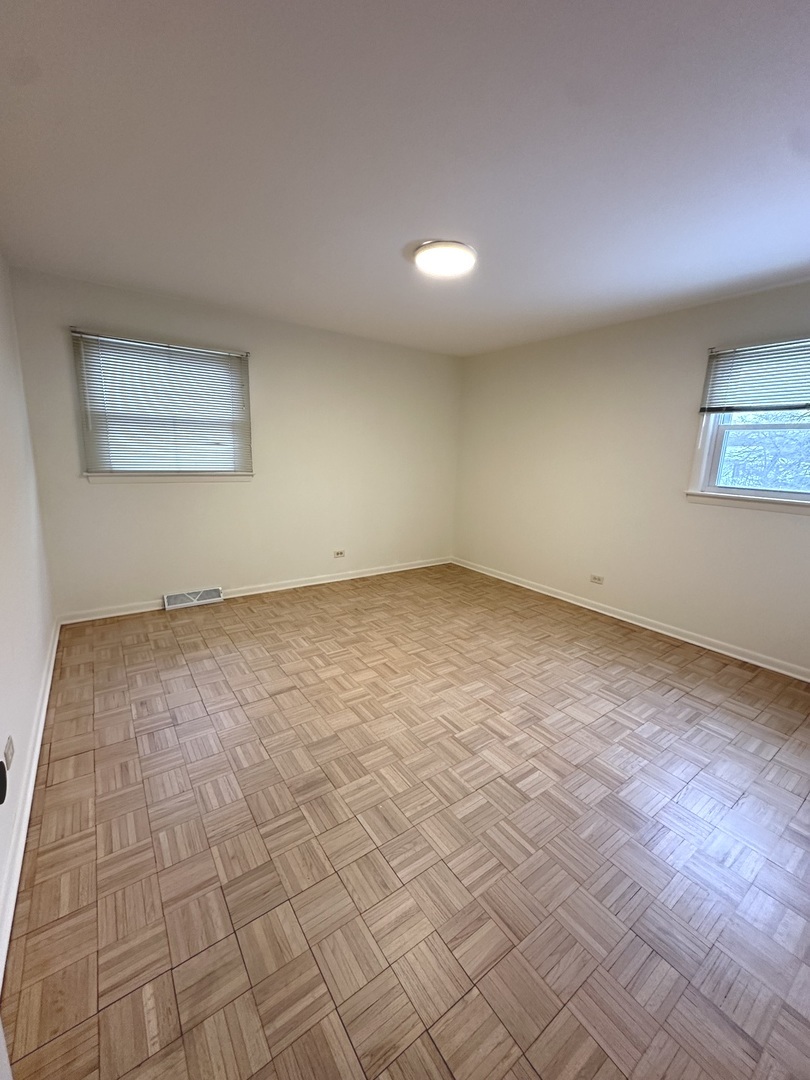 821 W Manor Court, Glenwood, IL 60425