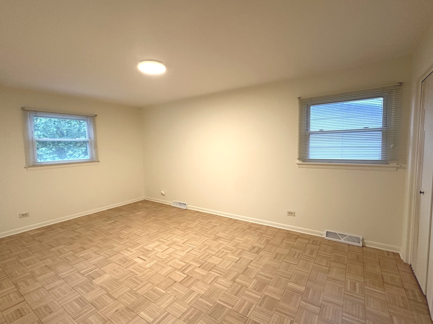 821 W Manor Court, Glenwood, IL 60425