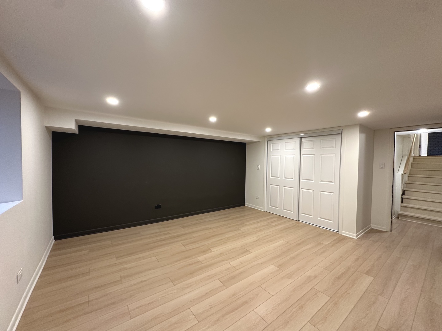 821 W Manor Court, Glenwood, IL 60425