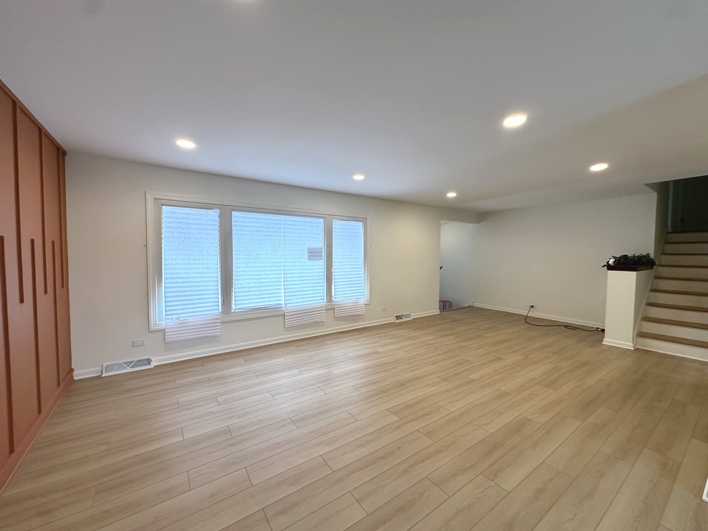 821 W Manor Court, Glenwood, IL 60425