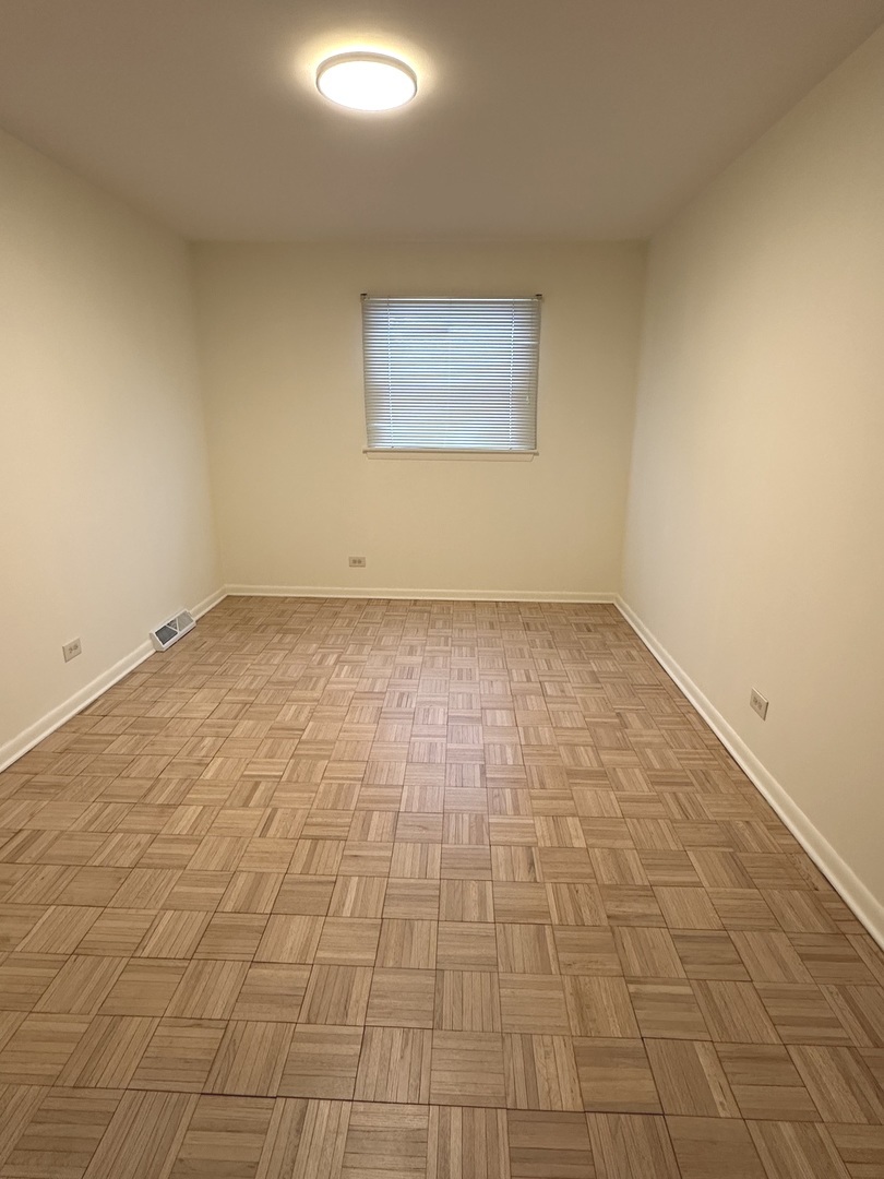 821 W Manor Court, Glenwood, IL 60425