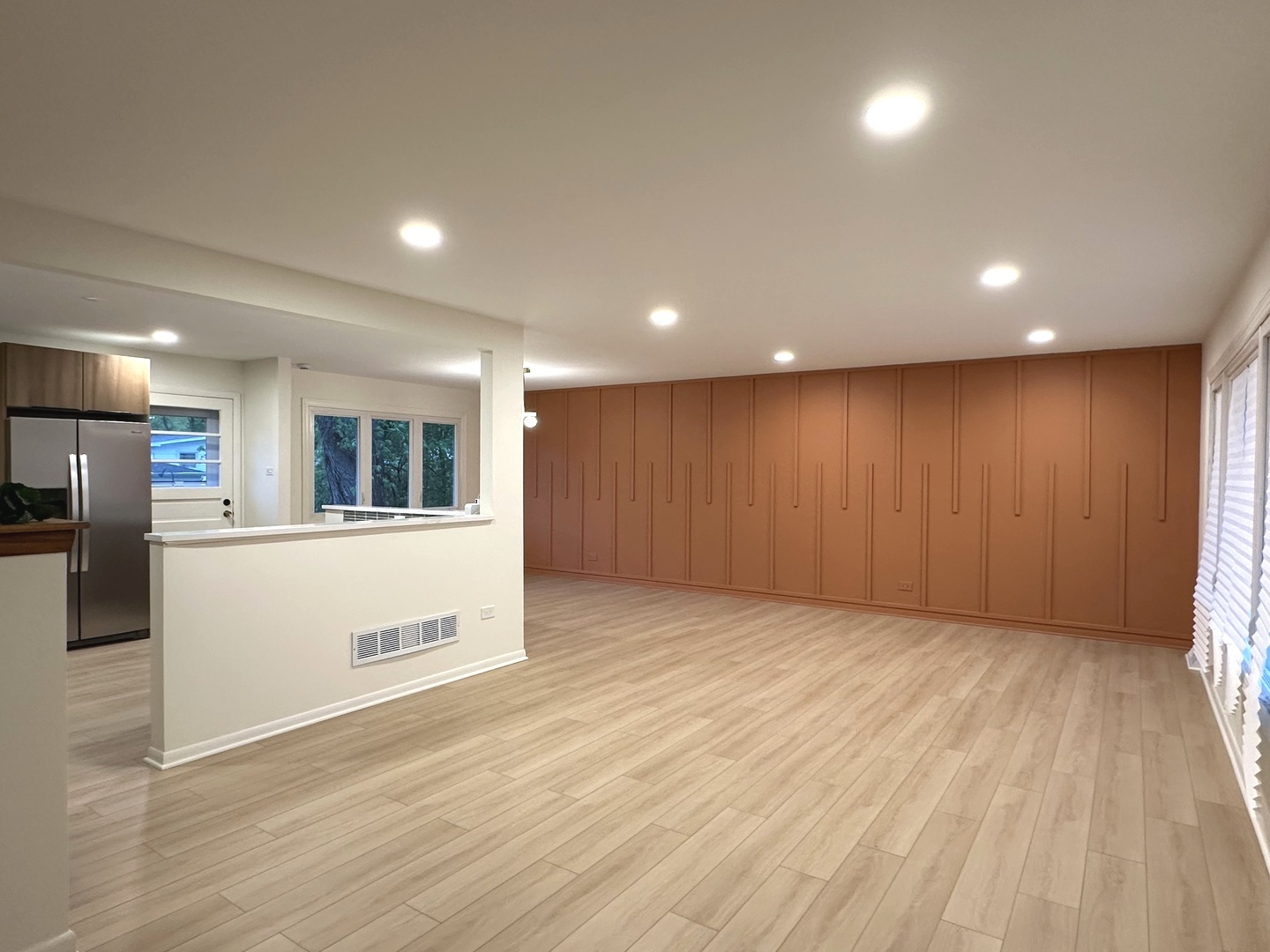 821 W Manor Court, Glenwood, IL 60425