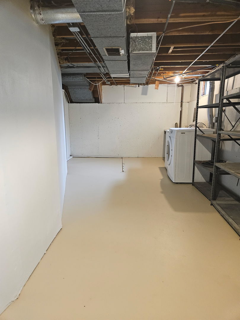 821 W Manor Court, Glenwood, IL 60425