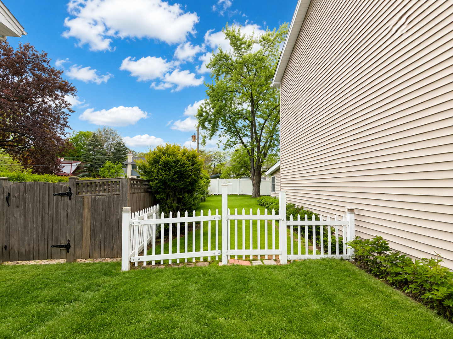 1288 N Ashland Avenue, Palatine, IL 60074