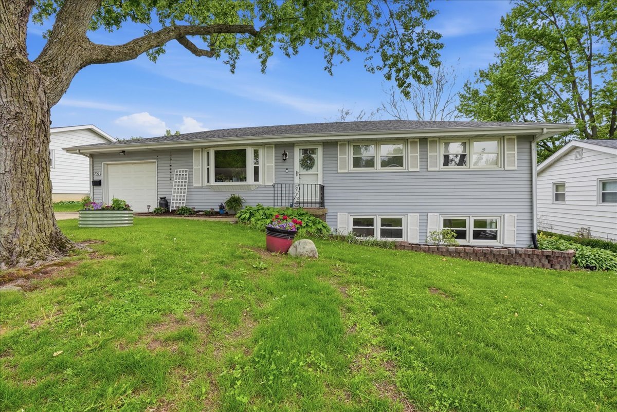 709 Kathleen Drive, Normal, IL 61761