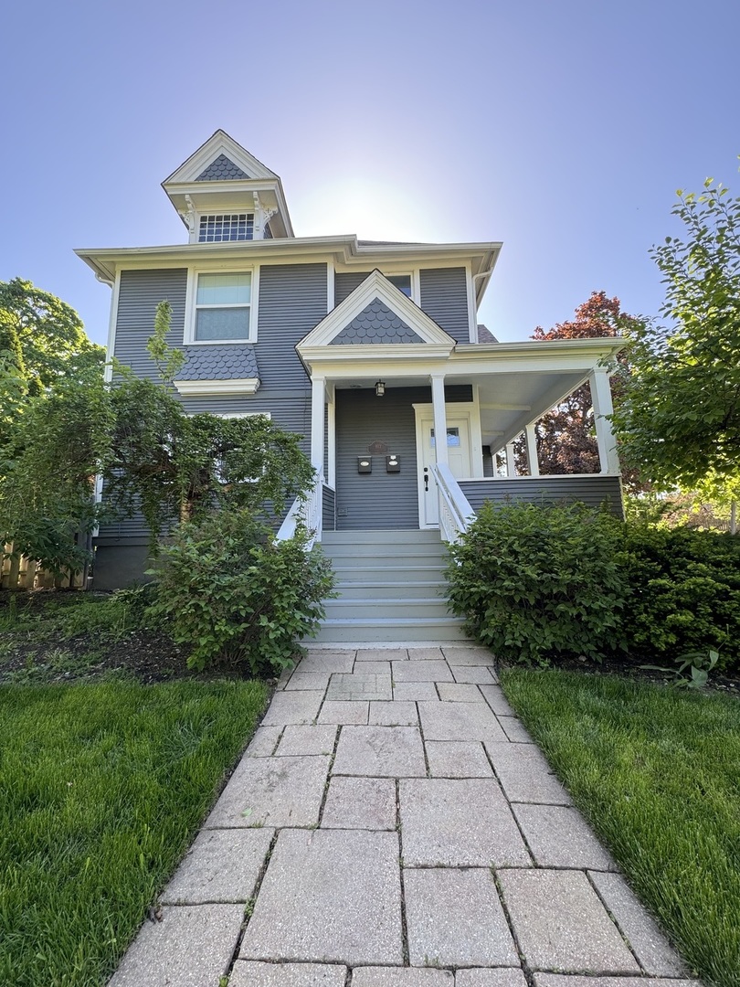 103 S 4th Street #1, St. Charles, IL 60174