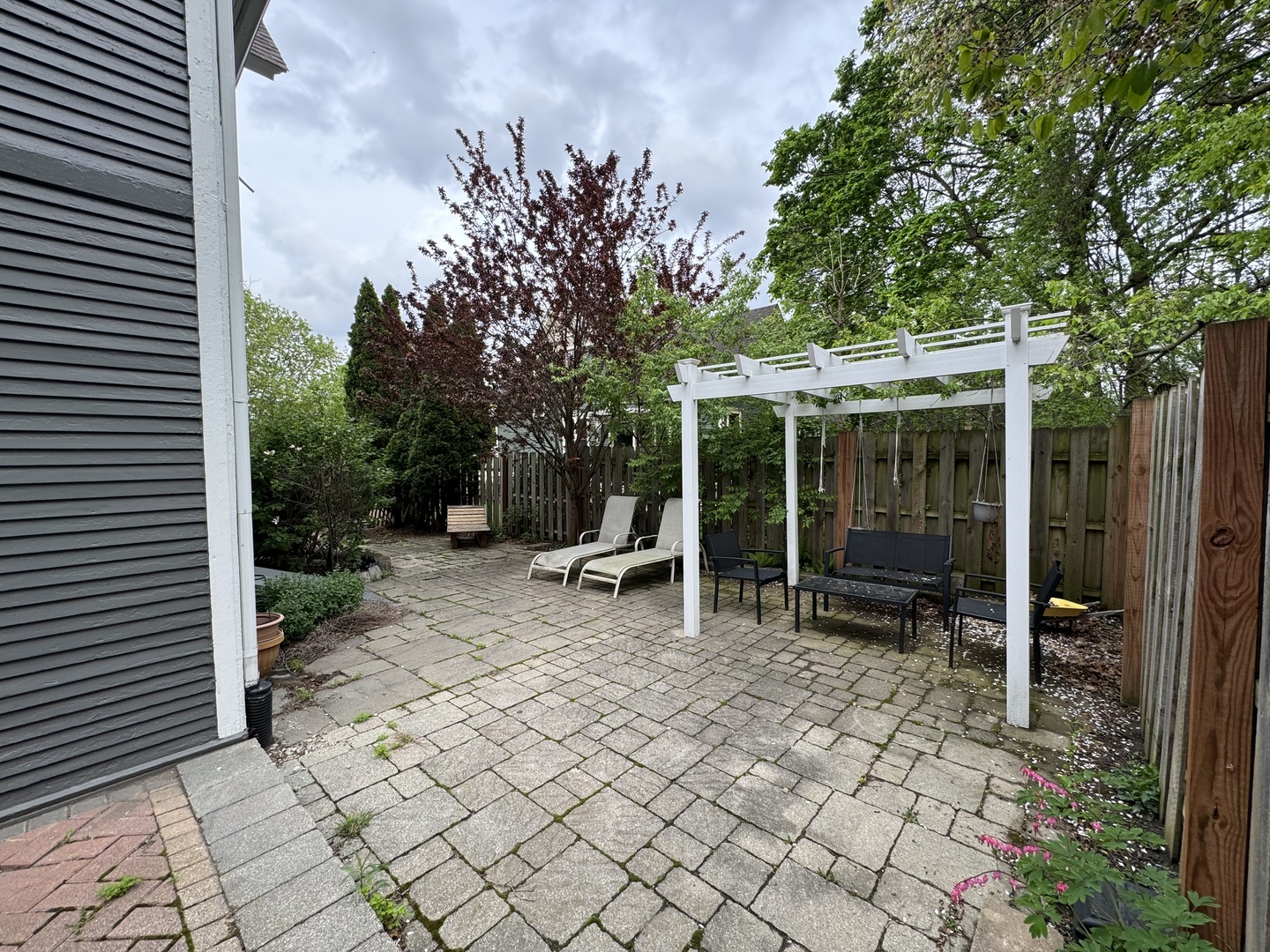 103 S 4th Street #1, St. Charles, IL 60174