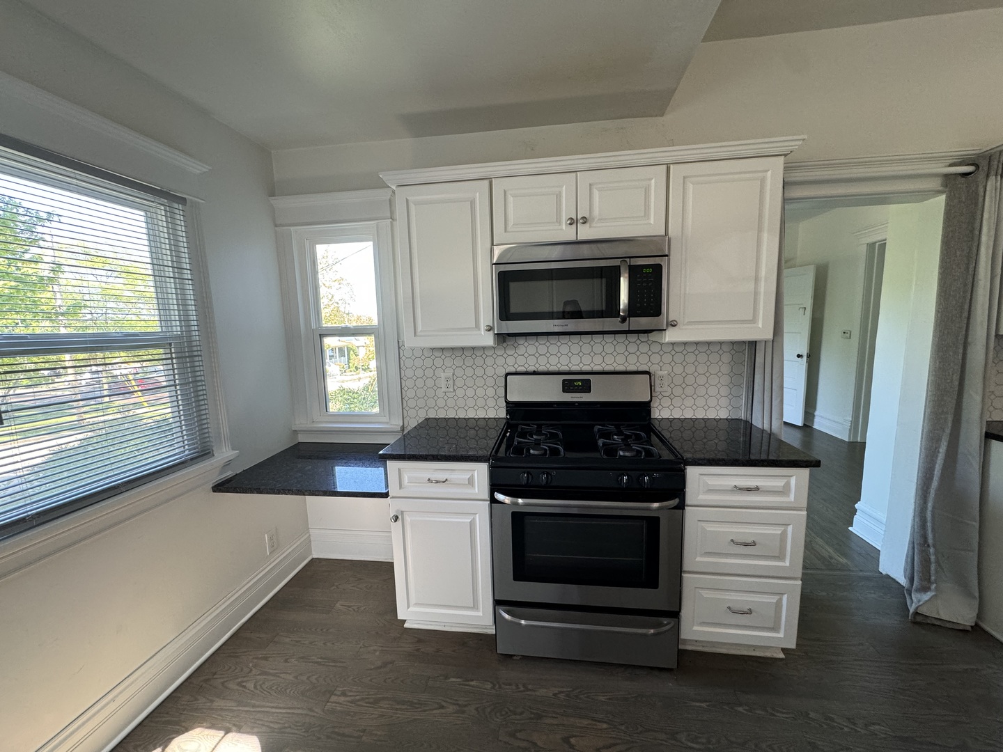 103 S 4th Street #1, St. Charles, IL 60174