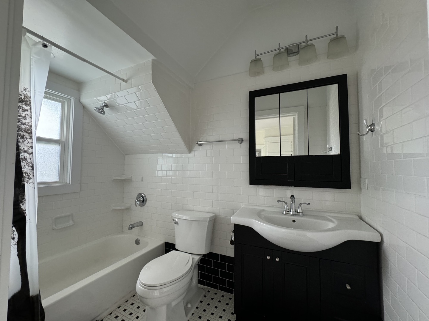 103 S 4th Street #1, St. Charles, IL 60174