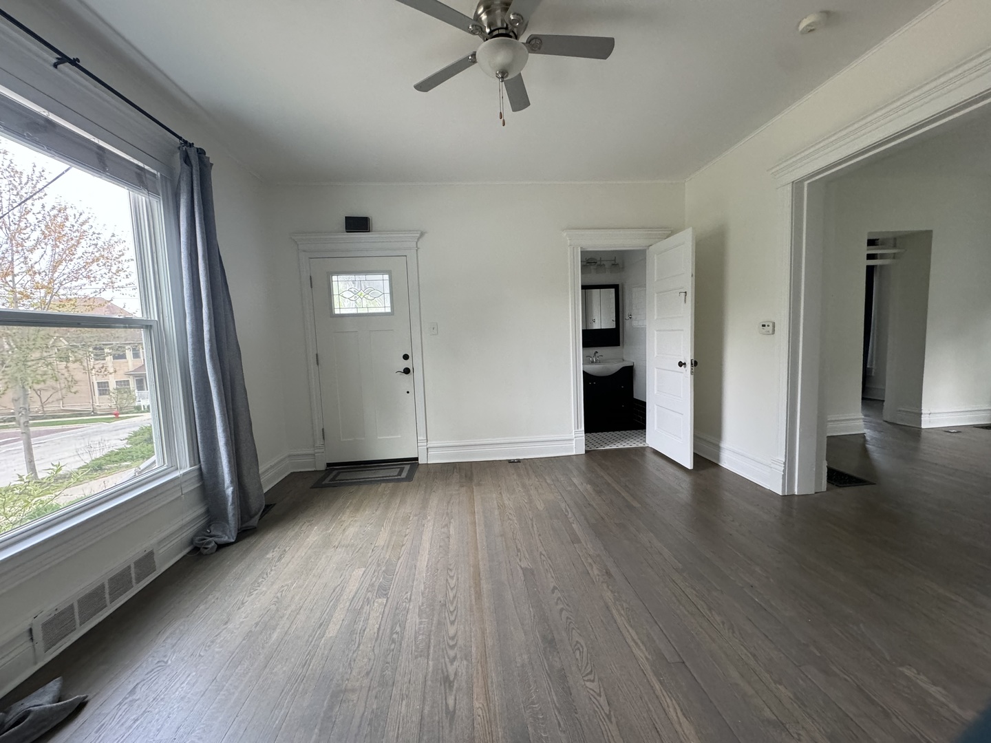 103 S 4th Street #1, St. Charles, IL 60174