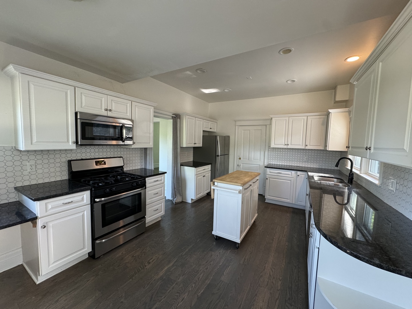 103 S 4th Street #1, St. Charles, IL 60174