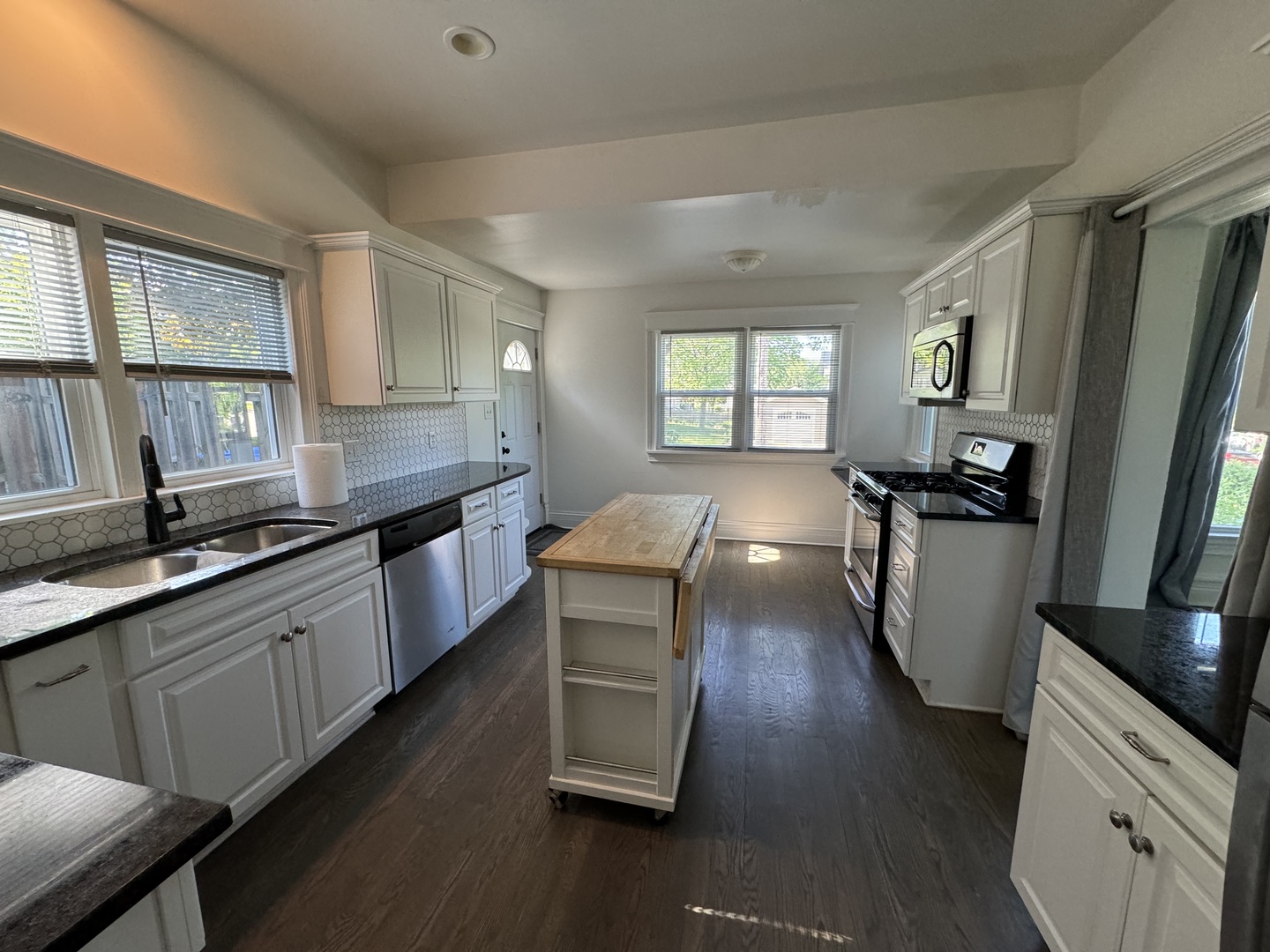 103 S 4th Street #1, St. Charles, IL 60174