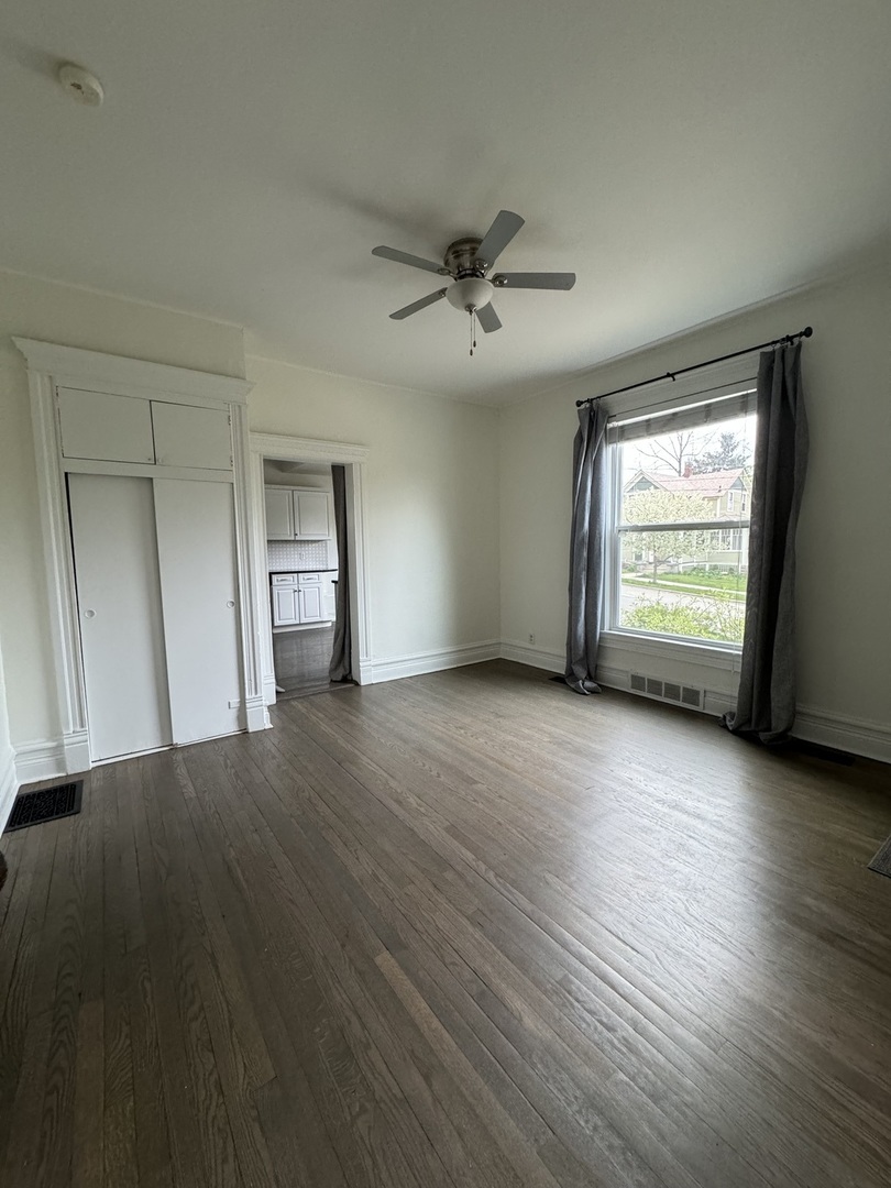 103 S 4th Street #1, St. Charles, IL 60174