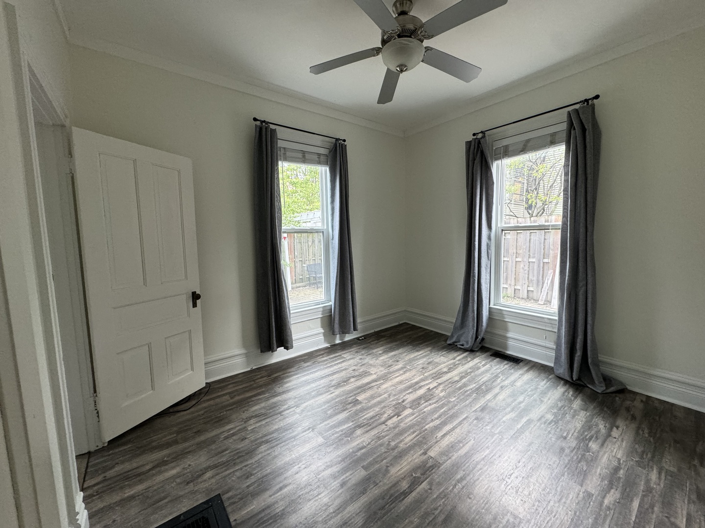 103 S 4th Street #1, St. Charles, IL 60174