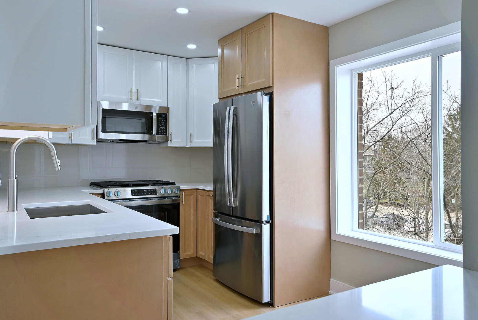 945 E Kenilworth Avenue #312, Palatine, IL 60074