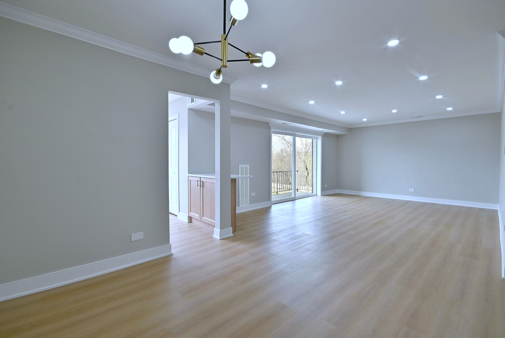 945 E Kenilworth Avenue #312, Palatine, IL 60074