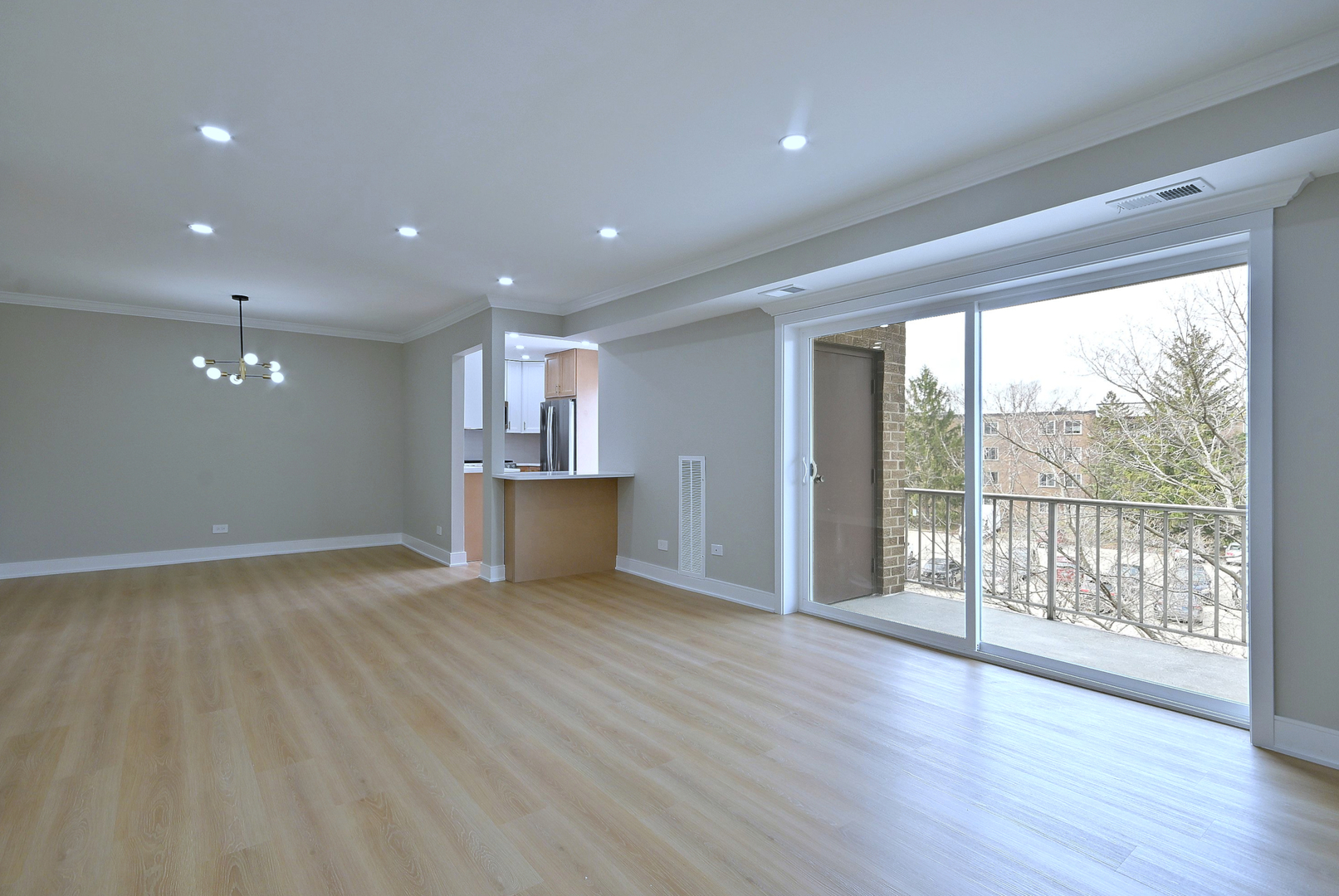 945 E Kenilworth Avenue #312, Palatine, IL 60074