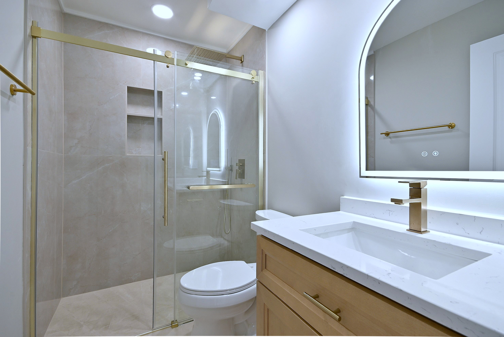 945 E Kenilworth Avenue #312, Palatine, IL 60074