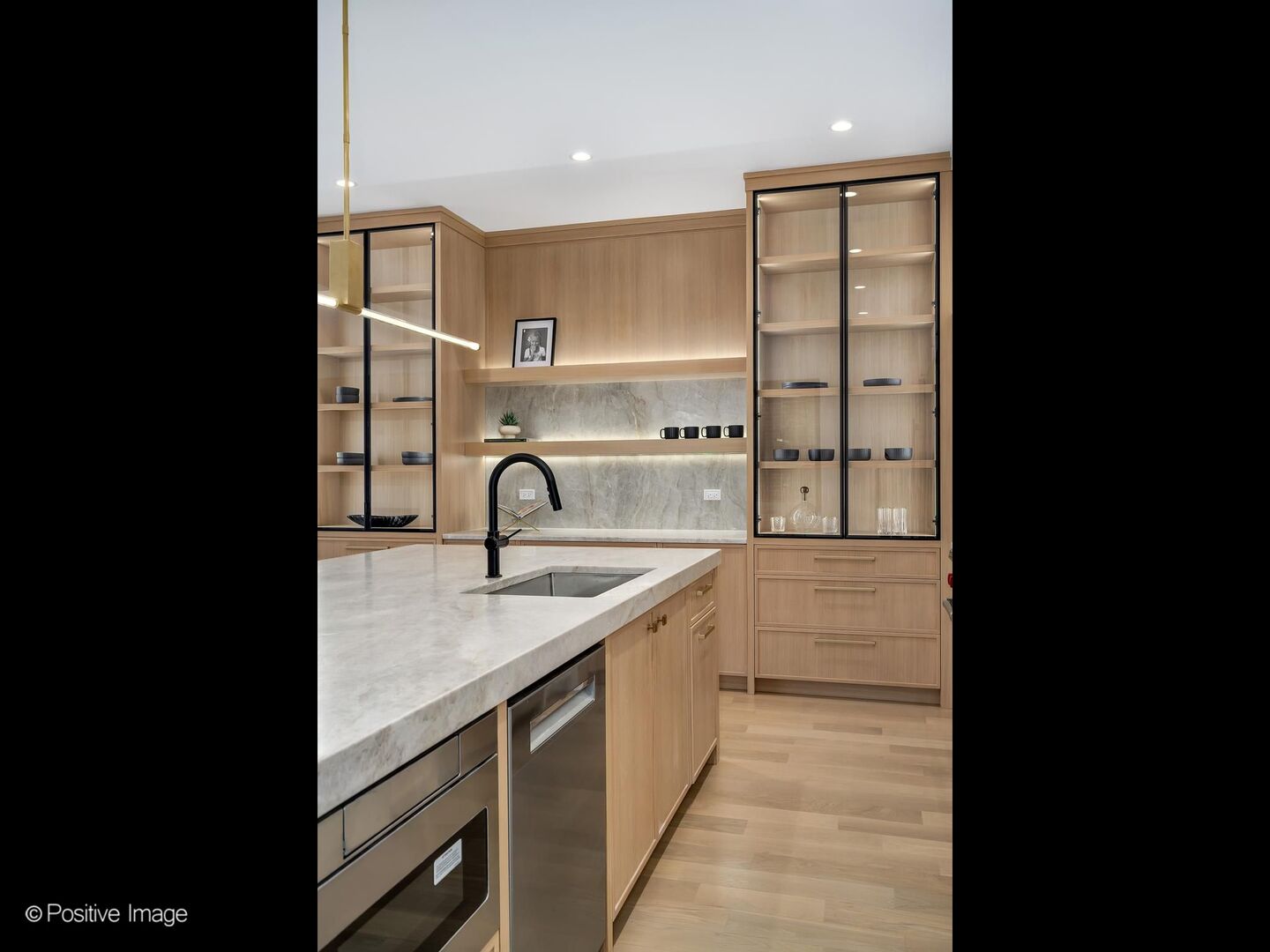 3714 N Claremont Avenue, Chicago, IL 60618