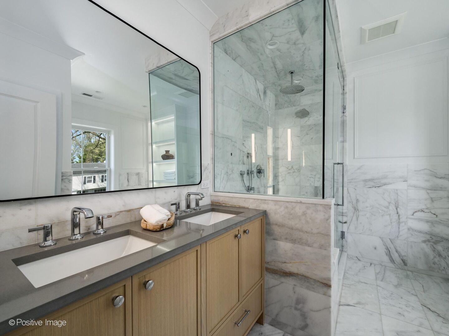 3714 N Claremont Avenue, Chicago, IL 60618