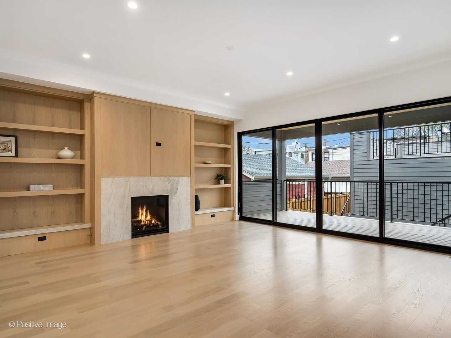 3714 N Claremont Avenue, Chicago, IL 60618