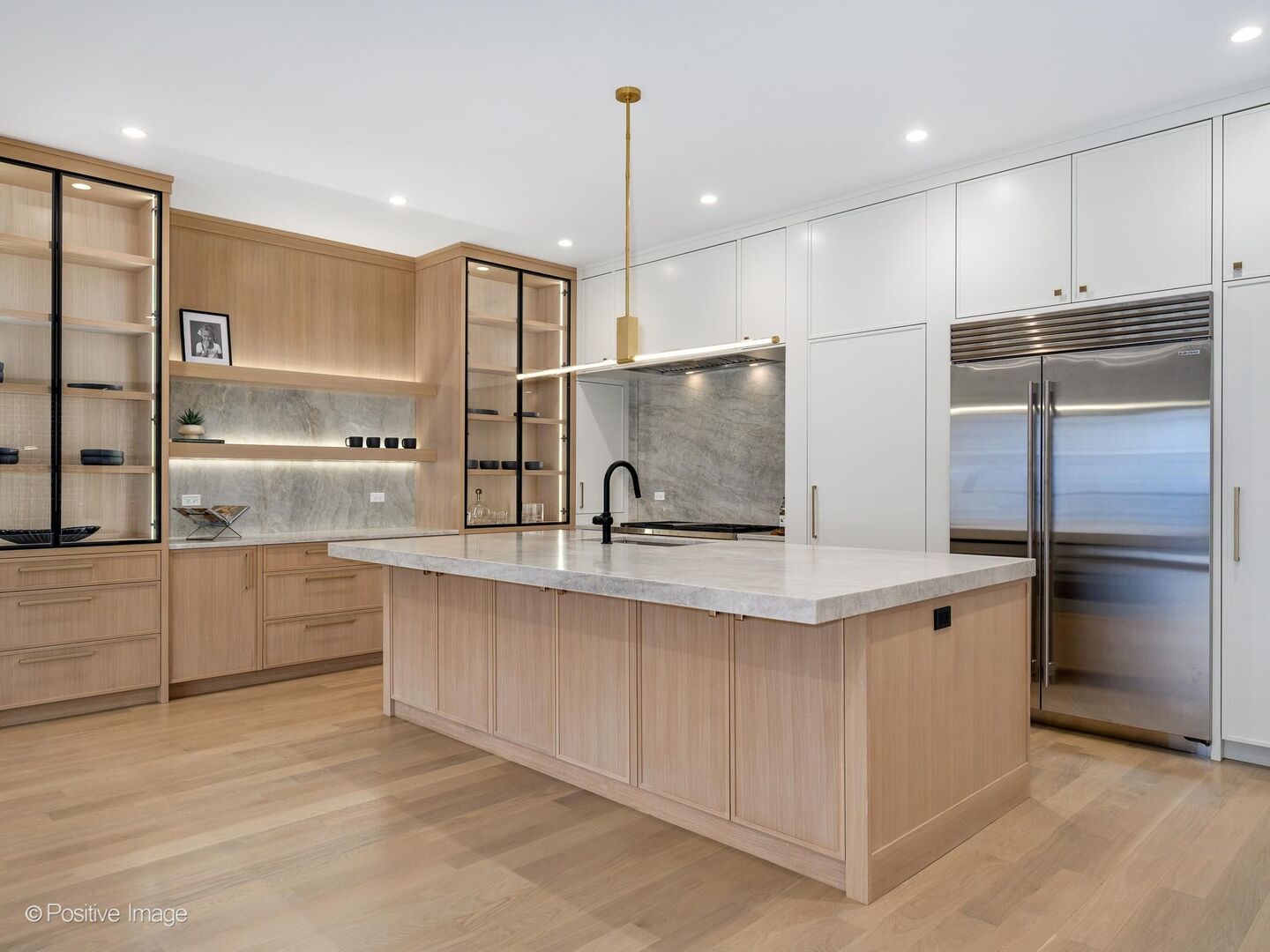 3714 N Claremont Avenue, Chicago, IL 60618