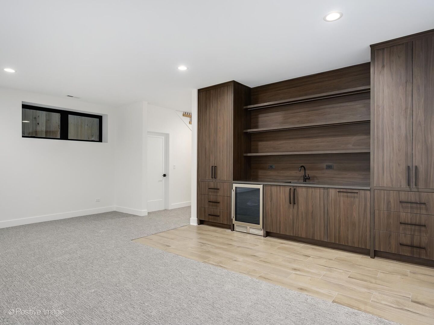 3714 N Claremont Avenue, Chicago, IL 60618