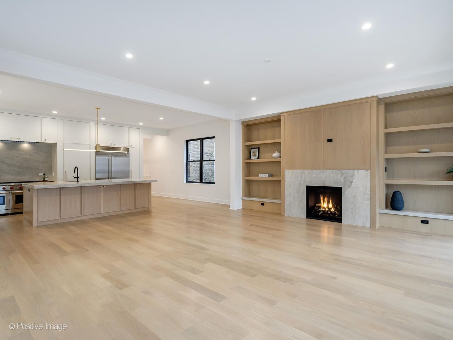 3714 N Claremont Avenue, Chicago, IL 60618