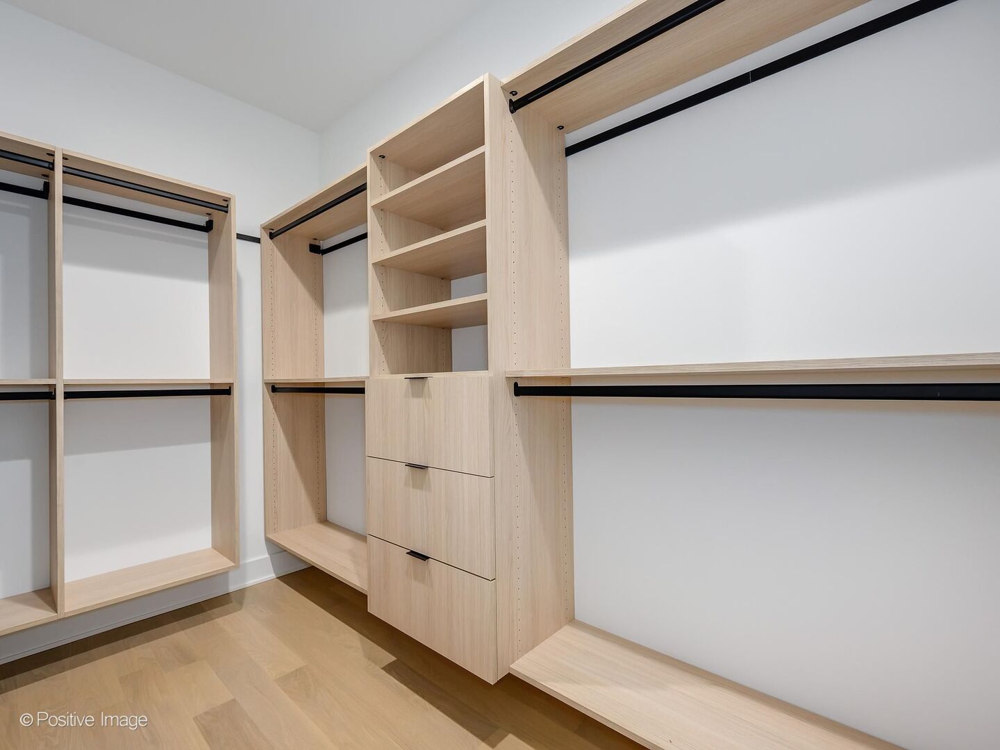 3714 N Claremont Avenue, Chicago, IL 60618