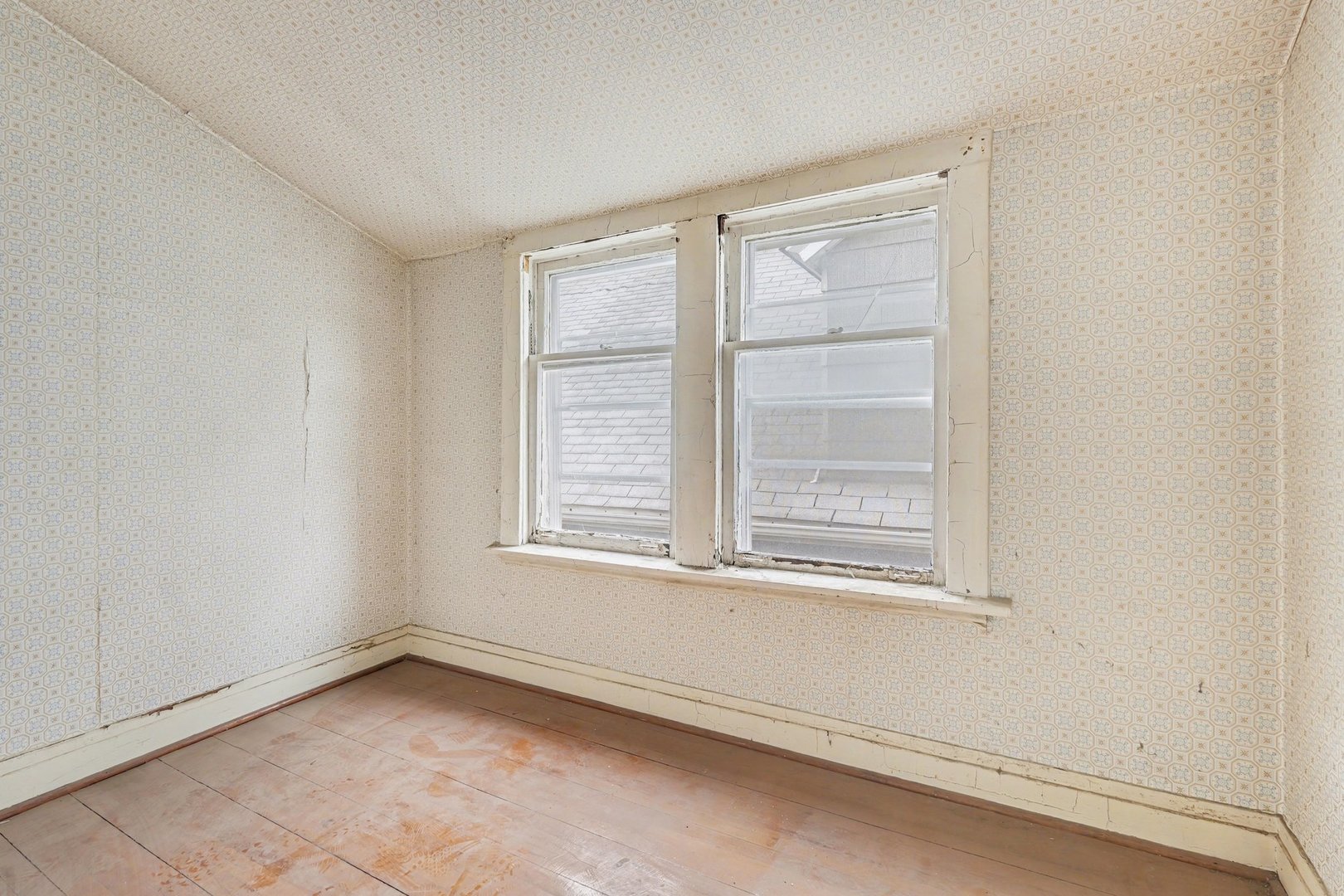 5032 W Gunnison Street, Chicago, IL 60630