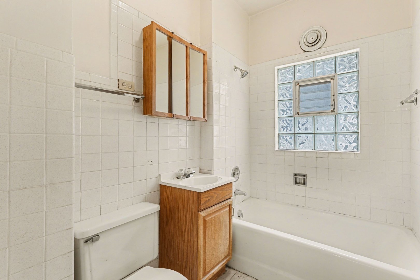 5032 W Gunnison Street, Chicago, IL 60630