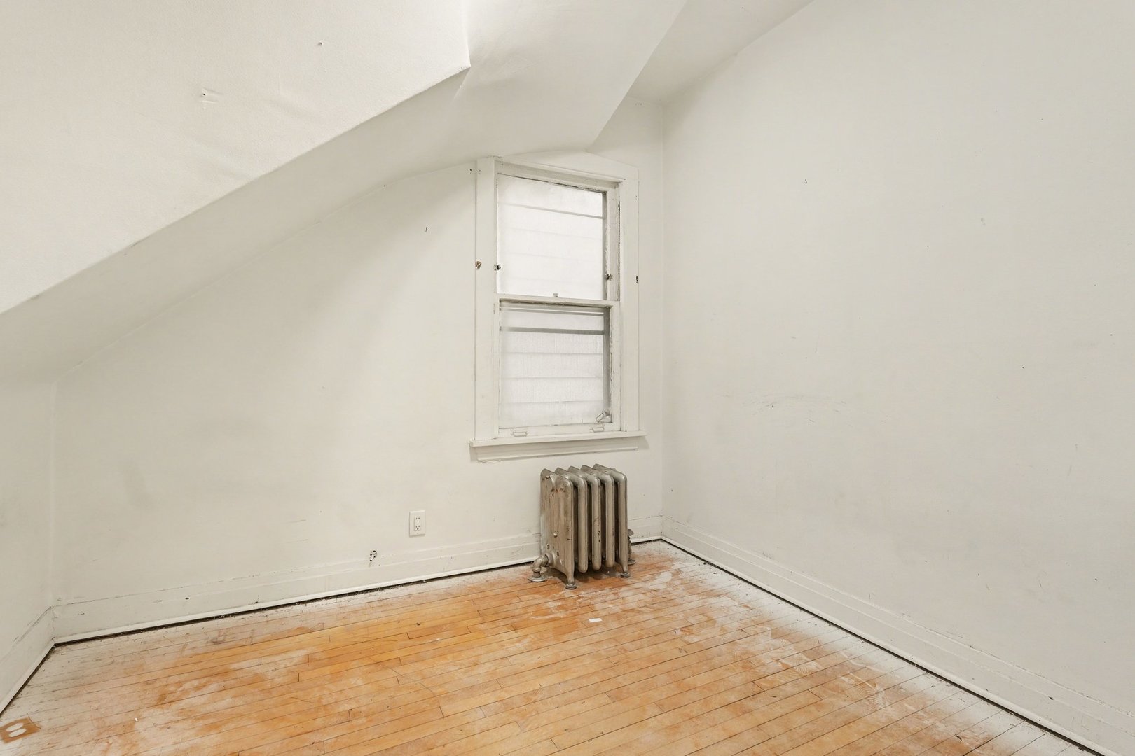 5032 W Gunnison Street, Chicago, IL 60630