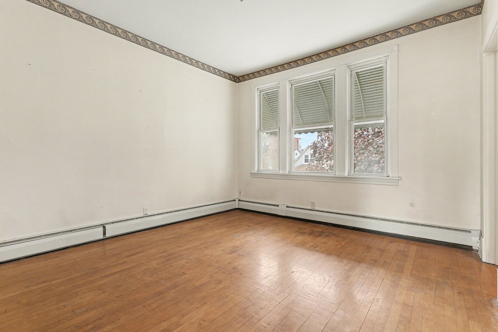 5032 W Gunnison Street, Chicago, IL 60630