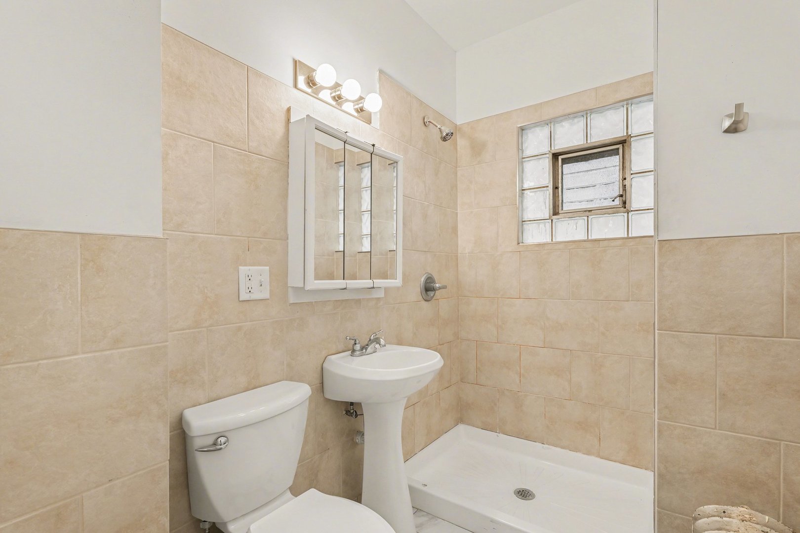 5032 W Gunnison Street, Chicago, IL 60630